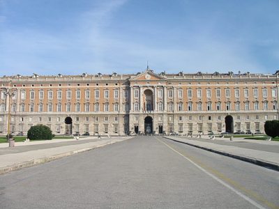 Reggia di Caserta, crolla il tetto per infiltrazioni d'acqua