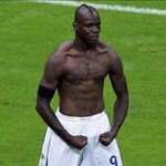 Mario Balotelli accusato di razzismo e antisemitismo per una foto su Instagram