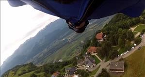 "Giant Slalom", il video di Uli Emanuele spopola su youtube: vola tra montagne e campanili
