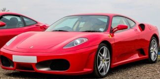 Ferrari auto