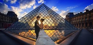 Bacio Tour Eiffel ricerca social