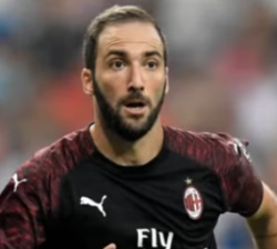 Pipita fischi al San Paolo Napoli