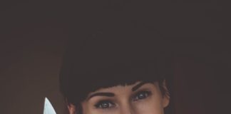 Donna indiana taglia genitali stalker