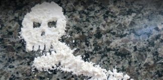 Cocaina uomo naso