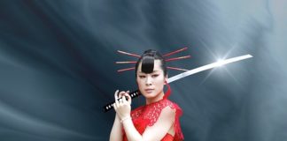 Fidanzato ha tinder la ragazza lo pugnala con spada da samurai