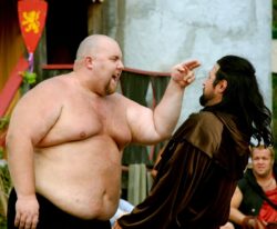 Uomo con le maniglie del'amore nuovo modello