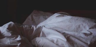 Lenzuola acari, batteri e virus