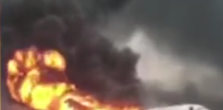 Hostess salva 37 passeggeri aereo incendio