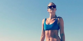 In punta di piede selfie per apparire più slanciate