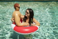 Donne single arriva gonfiabile macho
