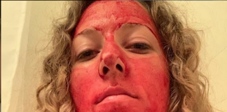 Ragazza viso sangue ciclo