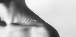 Dimentica il compleanno del figlio tatuato sul collo