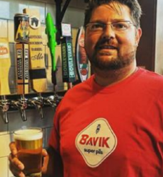 46 giorni si nutre solo di birra