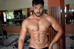 Uomo muscoloso