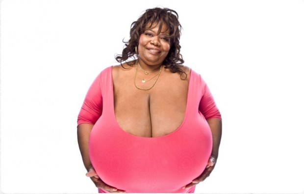 Donna col seno più grande del mondo
