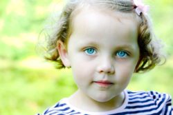 Bambina indaco