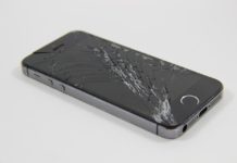 Smartphone schermo rotto