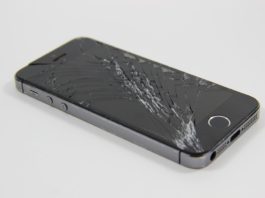 Smartphone schermo rotto